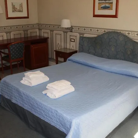 Hall Pensionat 3*